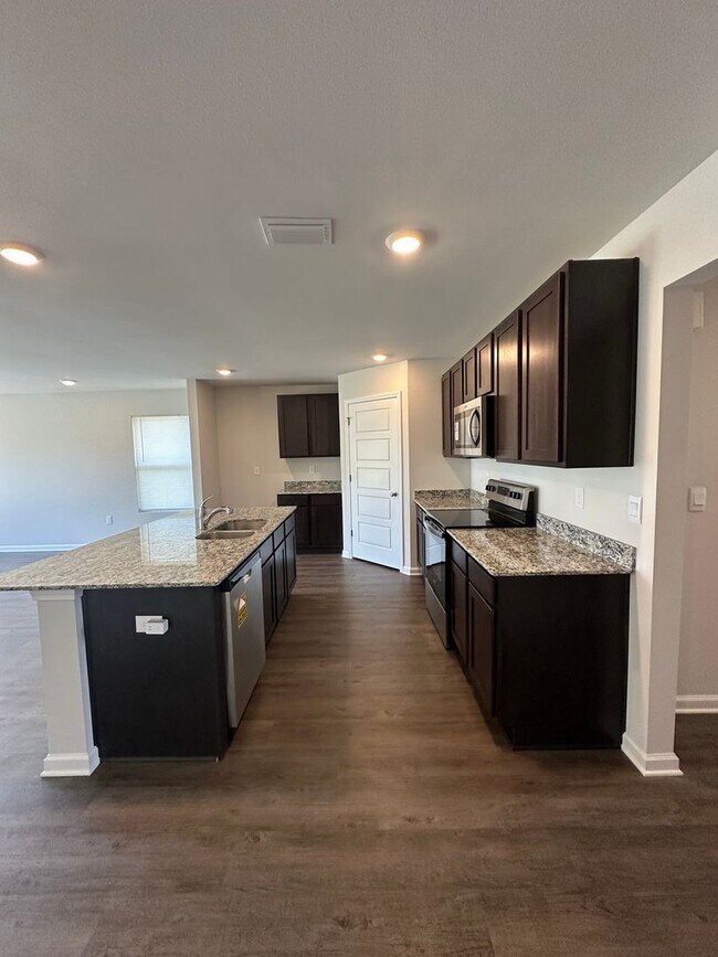 Building Photo - Rivers Landing Subdivision 3 bedroom 2 Bat...