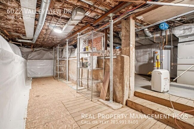 Building Photo - 6022 Valley View Dr