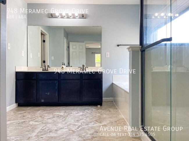 Building Photo - 948 Meramec Grove Dr