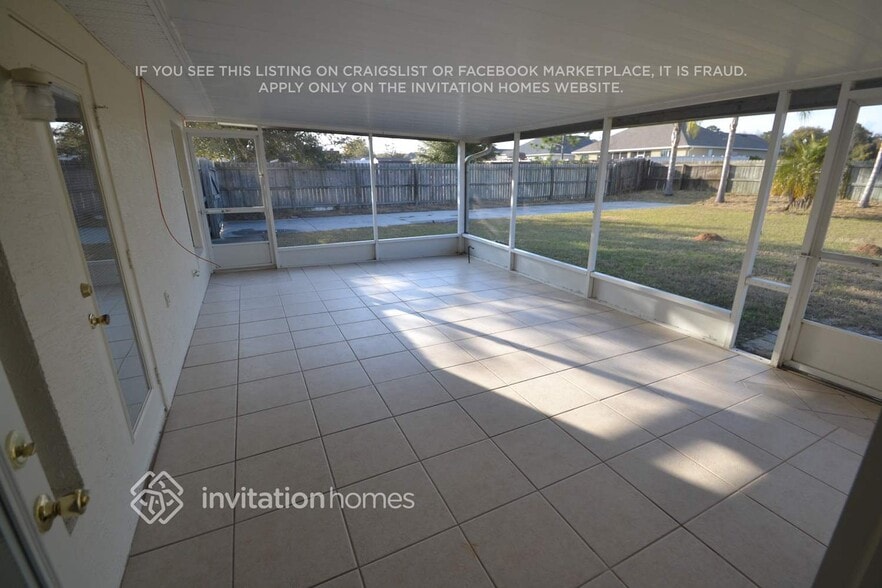 Building Photo - 13203 Biscayne Dr