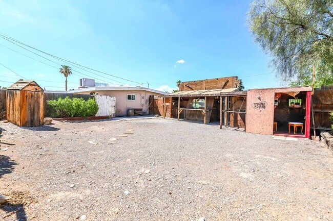 Building Photo - 867 Lulu Ave