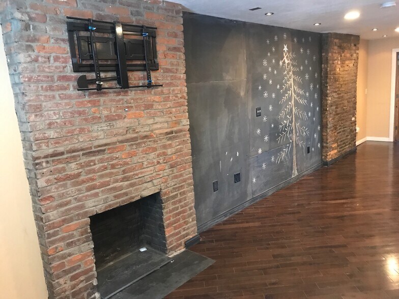 Building Photo - 1117 Freyburg St