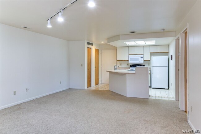 Building Photo - 1250 Youngs Rd