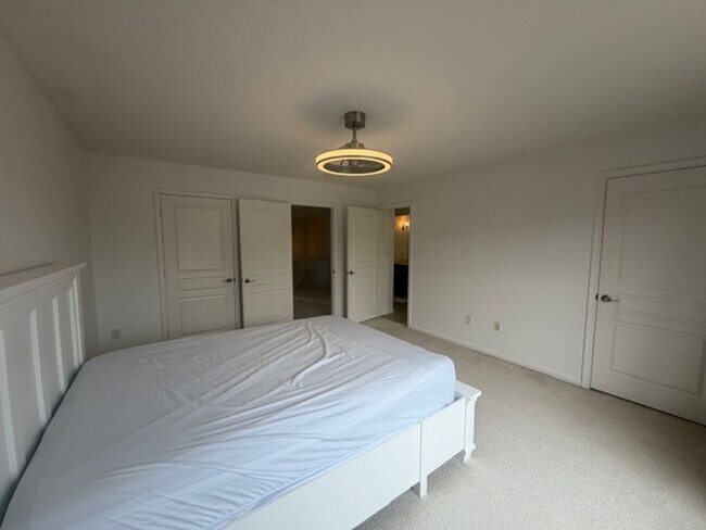 Building Photo - 5301 Brinsley Ln