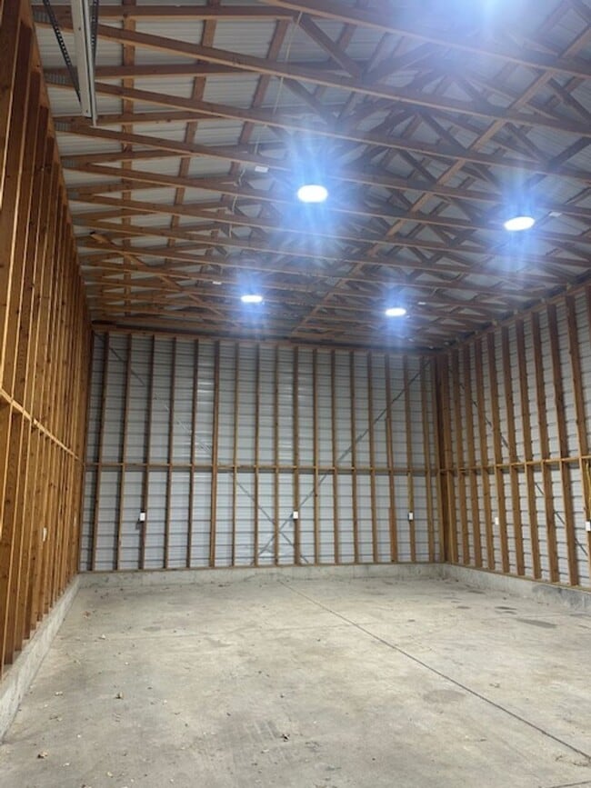 Building Photo - 726 N 11th Ave