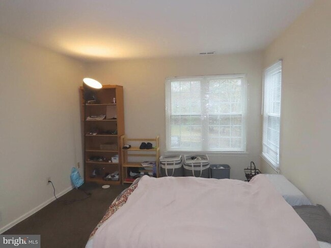 Building Photo - 502 Diamond Dr