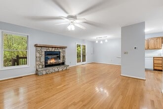 Building Photo - Bright 2-Bedroom Townhouse with Garage & P...