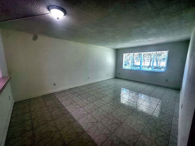Building Photo - 14840 Naranja Lakes Blvd