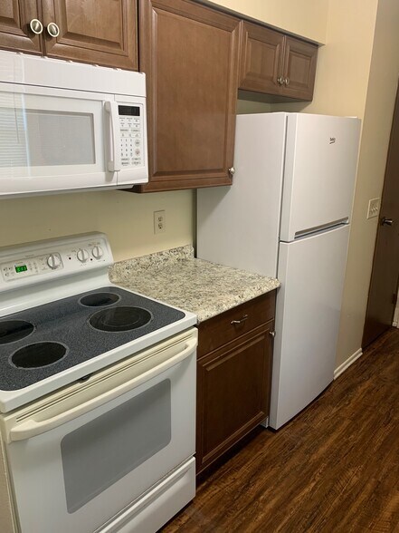 Building Photo - 2410 S San Gully Rd