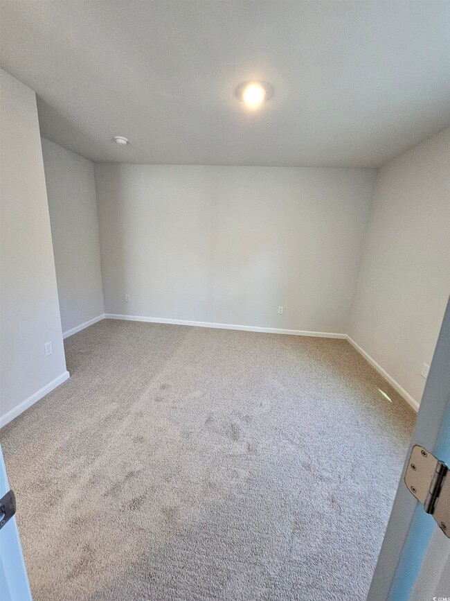 Building Photo - 805 Wapama St