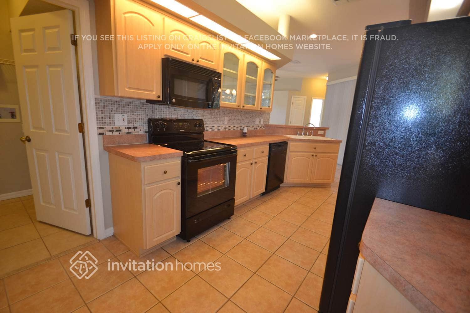 Building Photo - 7142 Captiva Cir