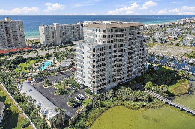 Building Photo - 725 Gulf Shore Dr