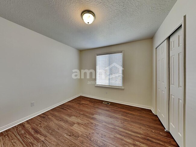 Building Photo - 468 E 1480 N