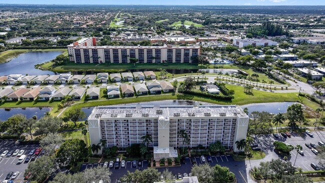 Building Photo - 7290 Kinghurst Dr