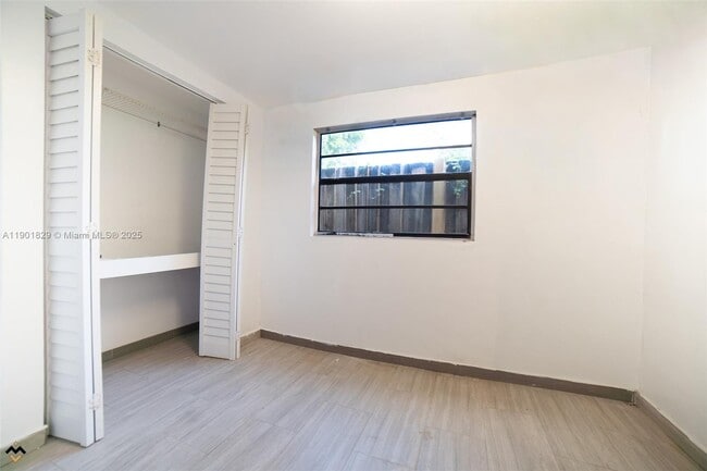 Building Photo - 12615 E Randall Park Dr