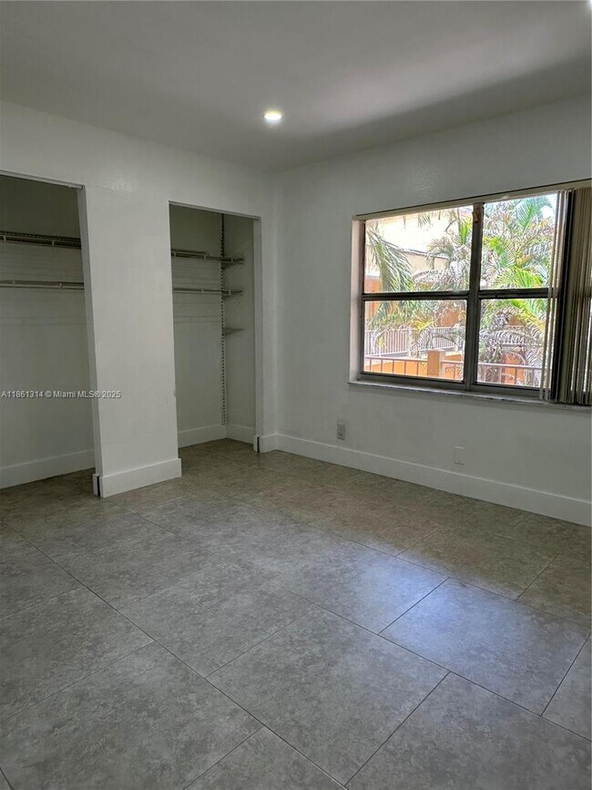 Building Photo - 17901 NW 68th Ave