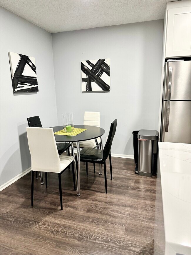 Sitting area/Breakfast - 1119 Huntmaster Ter NE