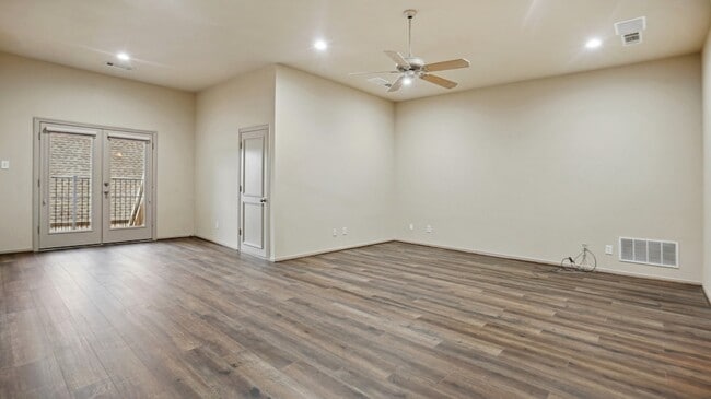 Building Photo - 104 Stonehaven Ct