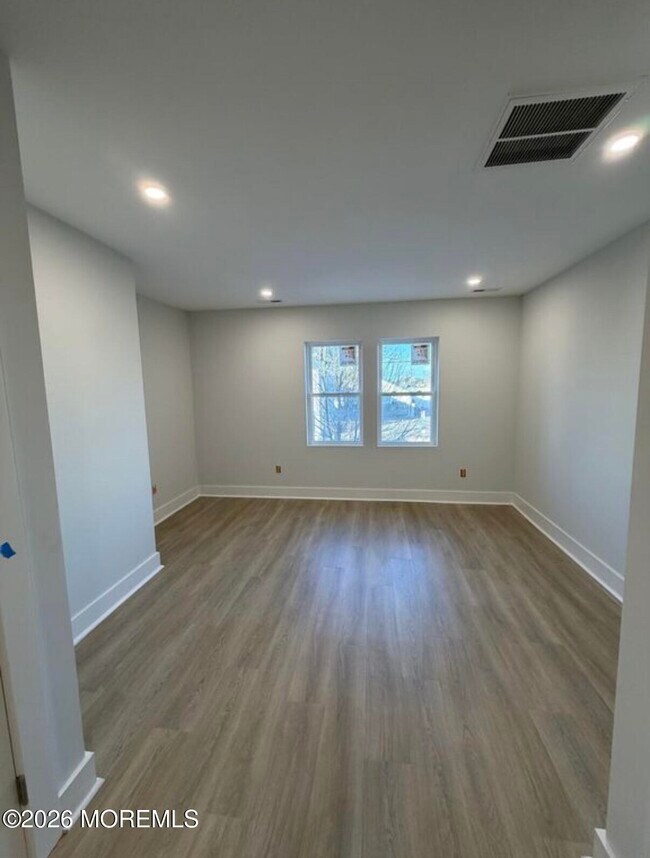 Building Photo - 808 Asbury Ave