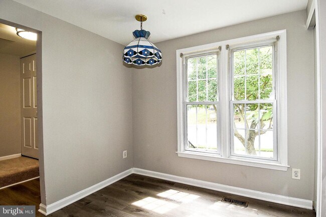 Building Photo - Available immediately!