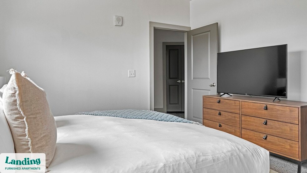 Building Photo - 930 Howell Mill Rd NW