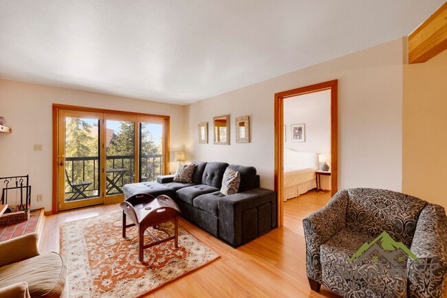 Building Photo - Bright and Welcoming Fully Furnished 2 Bedroom/2Bath Condo In Wildernest- All Utilities included