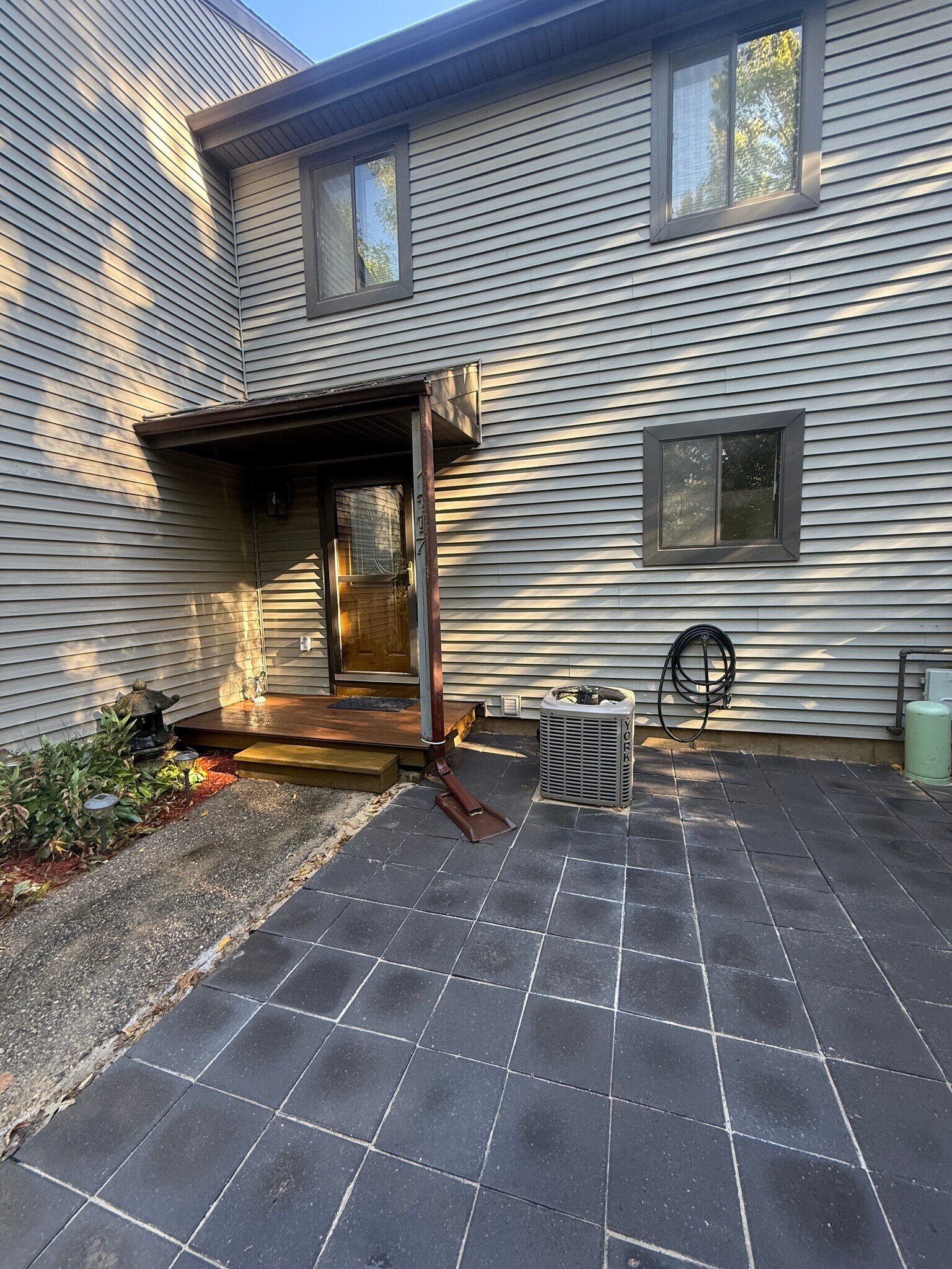 Front Patio - 7217 Park Shores Ct