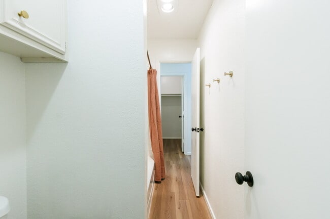Building Photo - MOVE IN SPECIAL - HALF OFF 1ST MONTH RENT. Newly Remodeled Modern 2 bedroom with a garage