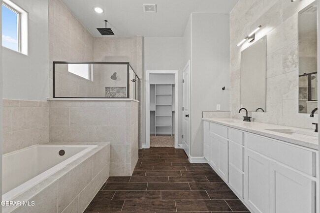 Building Photo - 13445 Emerald Crystal Dr