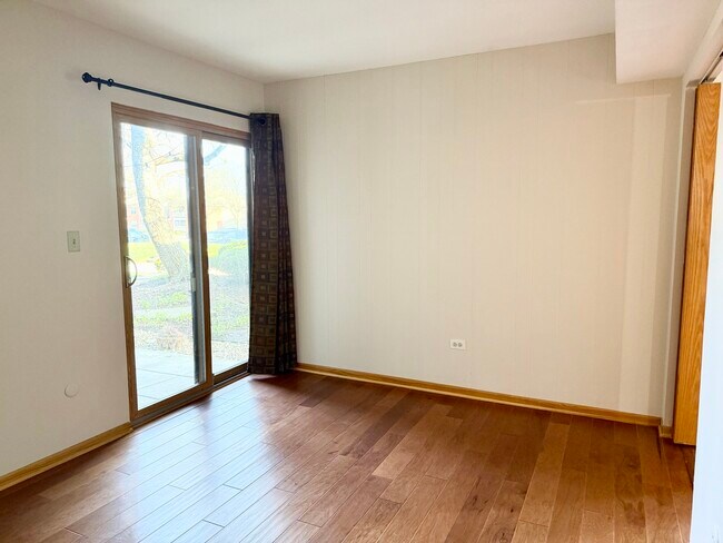 Building Photo - 6156 Knoll Way Dr