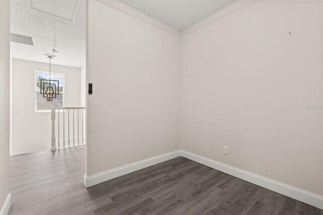 Building Photo - 212 Ficus St