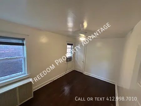 Building Photo - 1457 Tolma Ave