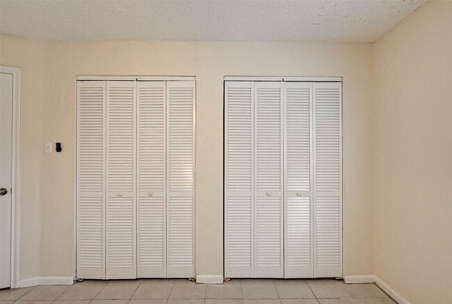 Building Photo - 17435 Glenmorris Dr