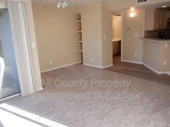 Building Photo - 1830 W Centennial Dr