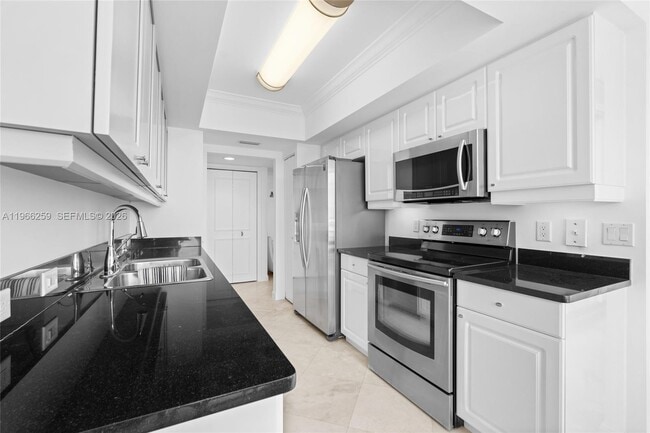 Building Photo - 21055 Yacht Club Dr