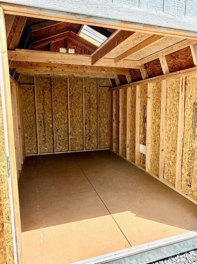 Building Photo - Stunning Nampa Home with RV Parking!
