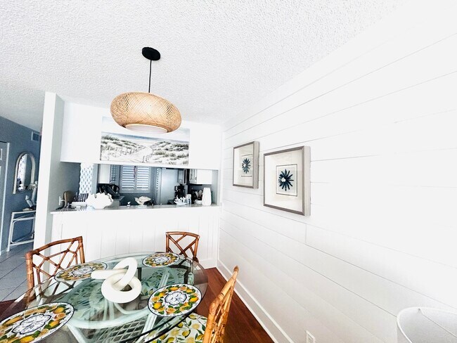 Building Photo - 353 S US Hwy 1