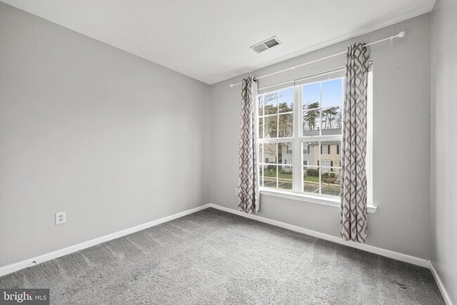 Building Photo - 703 Horse Chestnut Ct