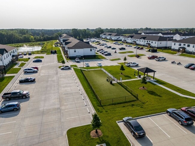 Building Photo - 1603 Parkview Dr
