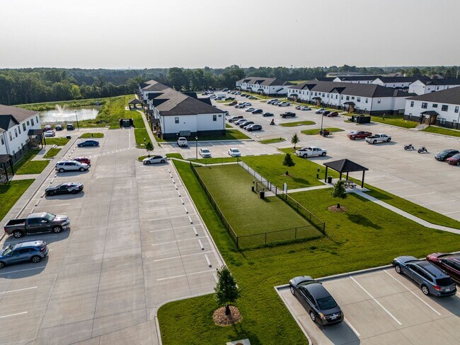 Building Photo - 608 Parkview Dr