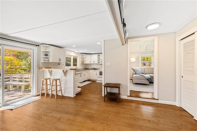 Building Photo - 7 Cowsill Ln