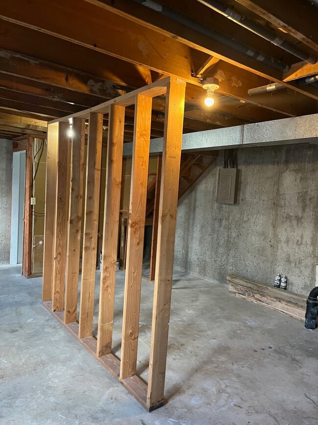 Building Photo - Pheasant Glen Town House #12