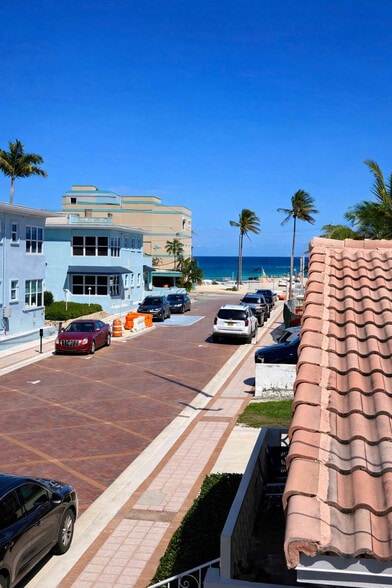 Building Photo - 324 Van Buren St