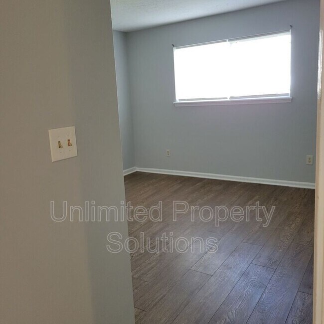 Building Photo - 209 Sunn Aire Ct