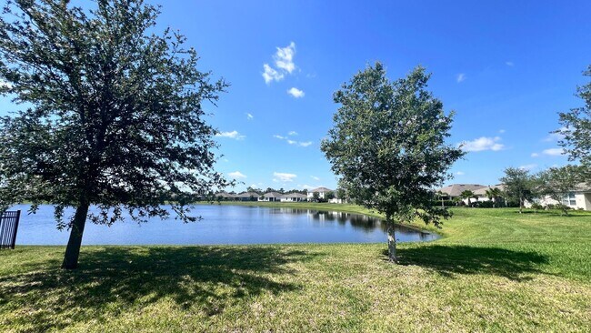 Building Photo - Beautiful 3 Bedroom, 2 Bathroom Home near ...