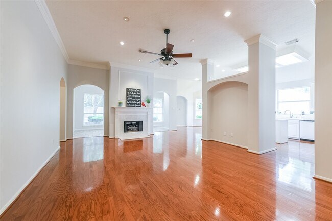 Building Photo - 14610 Farrawood Dr