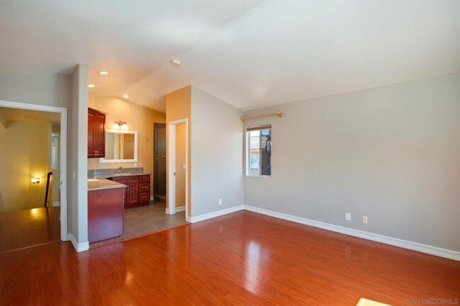 Building Photo - 4 Bed/2.5 Bath Home in Poway. Open Floor Plan, AC/Heat, W/D + Laundry Room and 3 Car Garage!