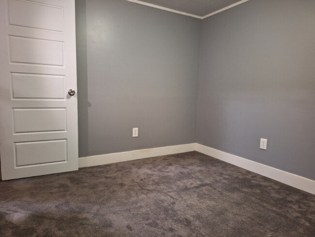 Building Photo - 5508 Maudine Ave