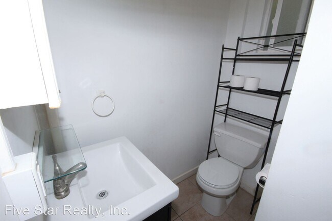 Building Photo - 758 Isenberg St