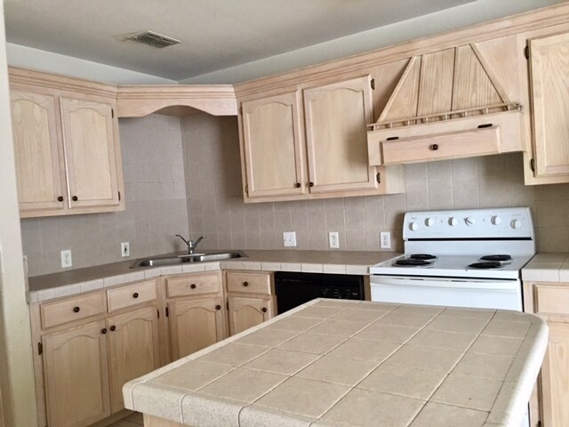 Building Photo - 2408 N I St